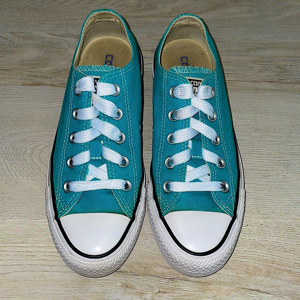 Converse Chuck Taylor Sneakers